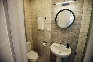 Гостевой дом Veronika Home Tbilisi Тбилиси Двухместный номер с 1 кроватью и балконом-1